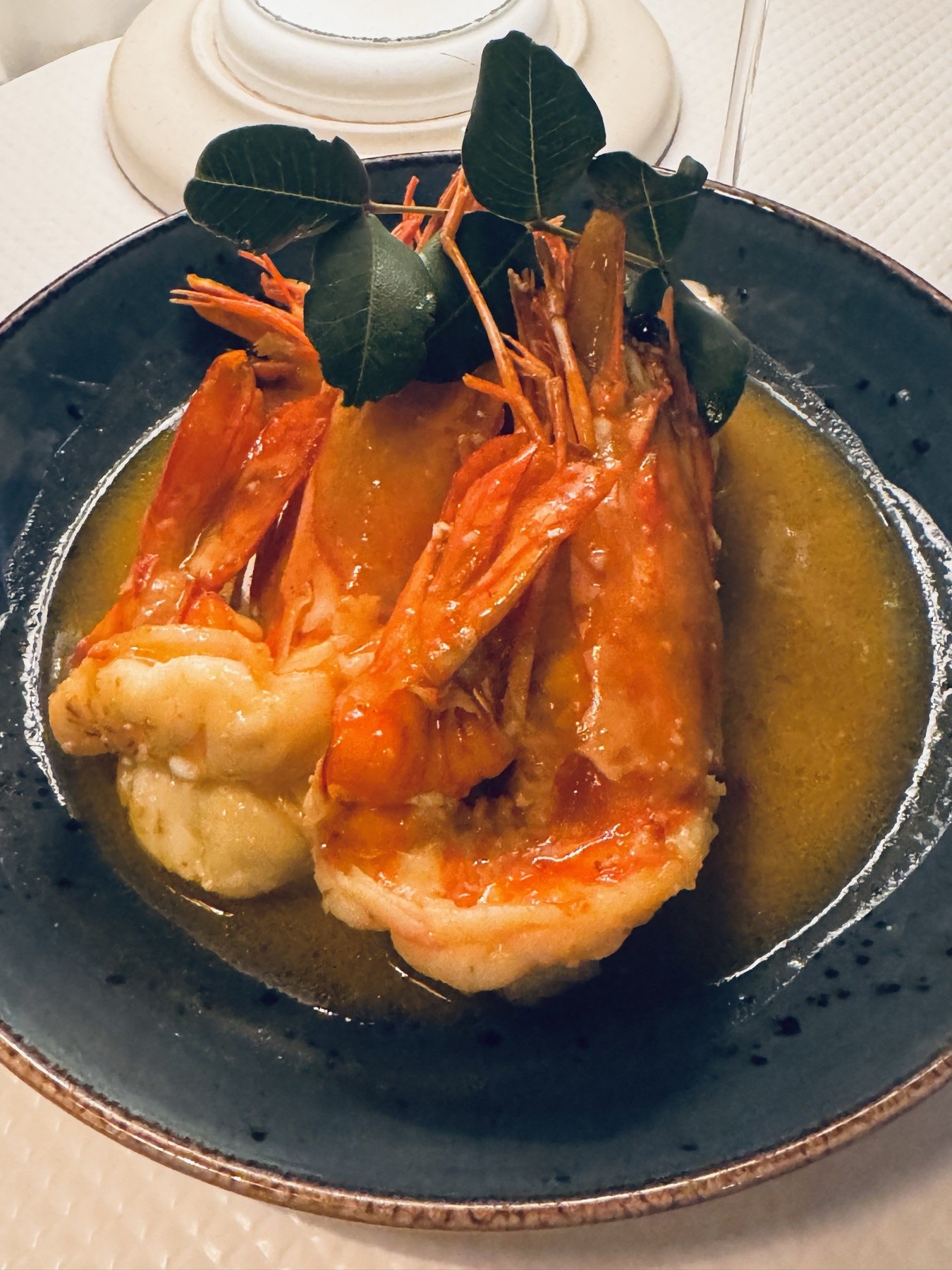 Camarão à Moçambique, giant prawns in golden garlic butter