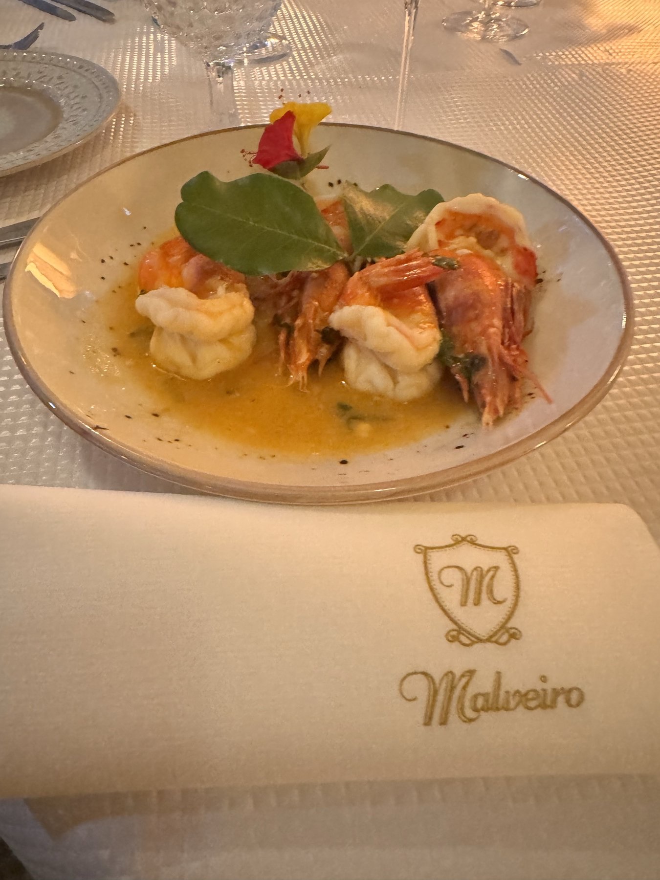 Local fresh prawns with the Malveiro crested napkin
